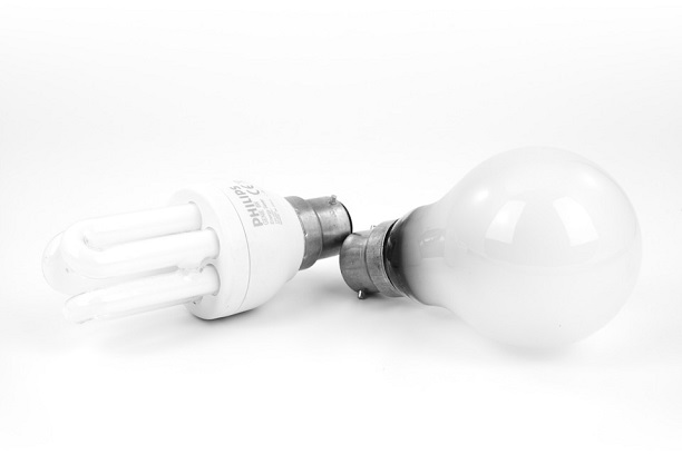 2 lightbulbs efficiency